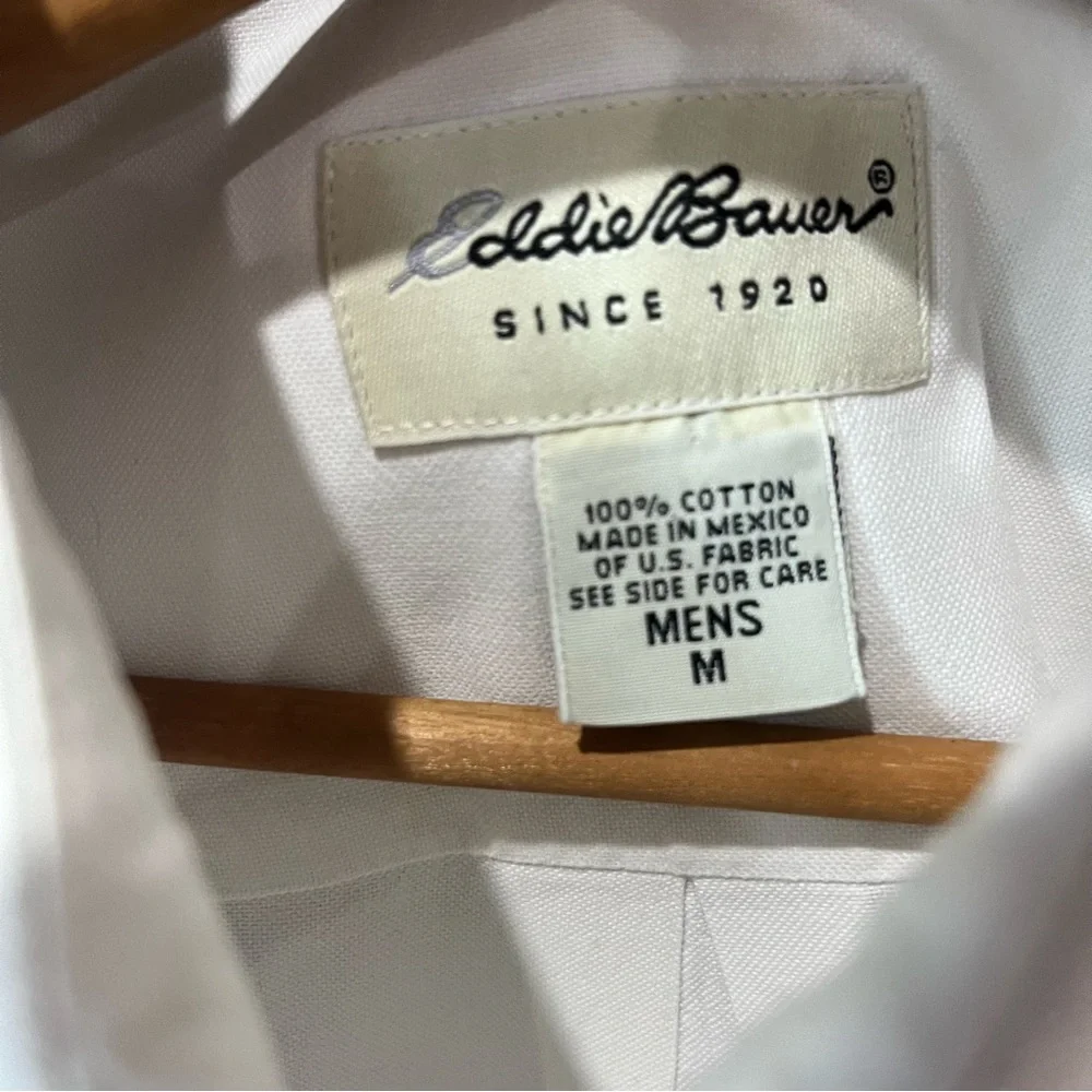 Men’s Eddie Bauer button down - Picture 2 of 2